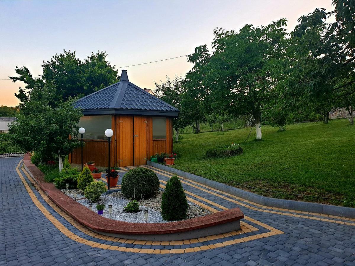 U Wladzia Appartement Gowidlino Buitenkant foto
